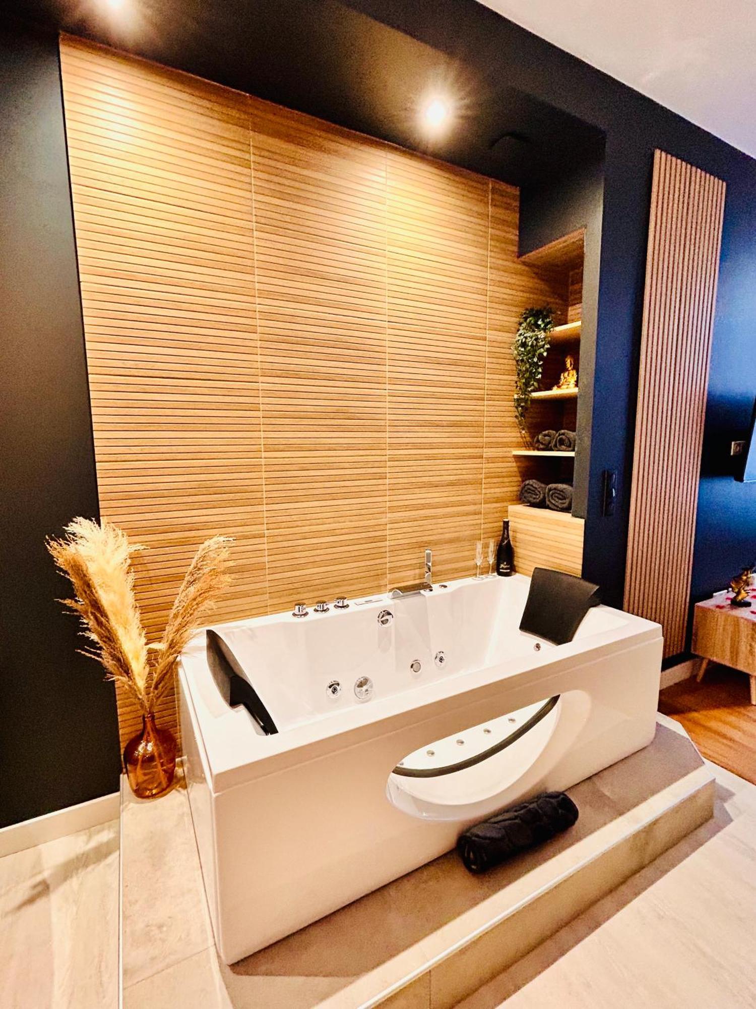 Suite Cosy Jacuzzi Troyes - Secrets D'Ana Exterior photo
